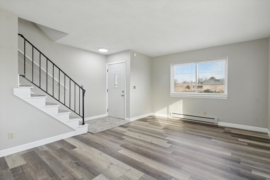 More Photos Of 6301 Frank N Dot Ct, Lansing Apartments For Sale