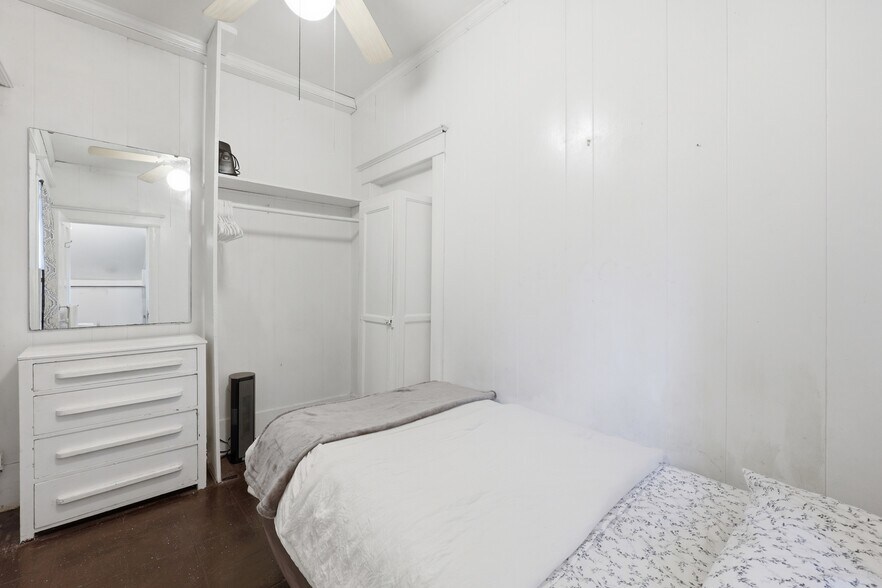 More Photos Of 50 Charlotte St, Saint Augustine Storefront Retail Office For Sale