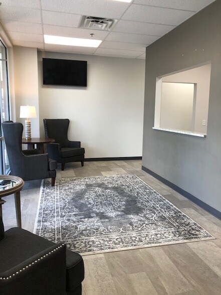 More Photos Of 2850-2870 S Church St, Murfreesboro Unknown For Lease