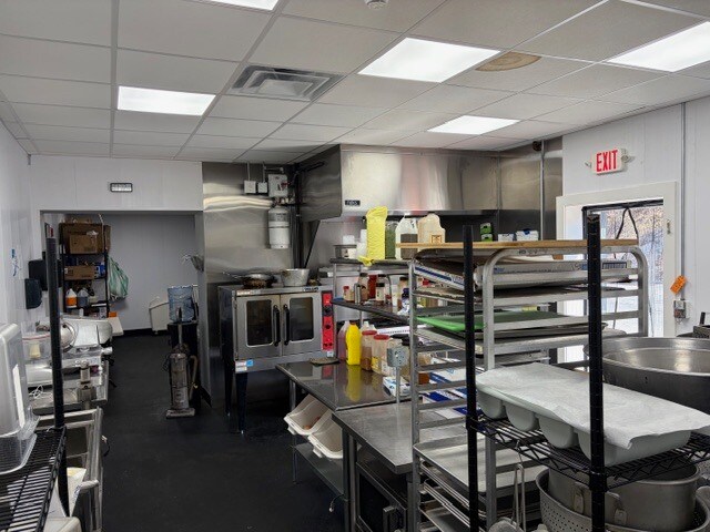 More Photos Of 248 Oxford Rd, Oxford Storefront Retail Office For Lease