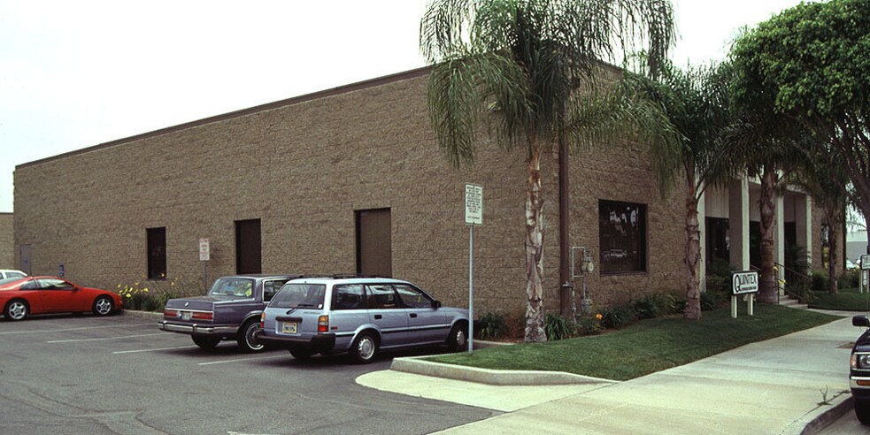 More Photos Of 2945 Cherry Ave, Signal Hill Warehouse For Lease