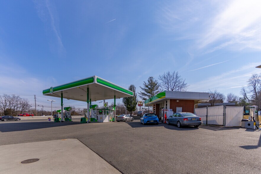 More Photos Of 144 State Route 17, Mahwah Service Station For Sale