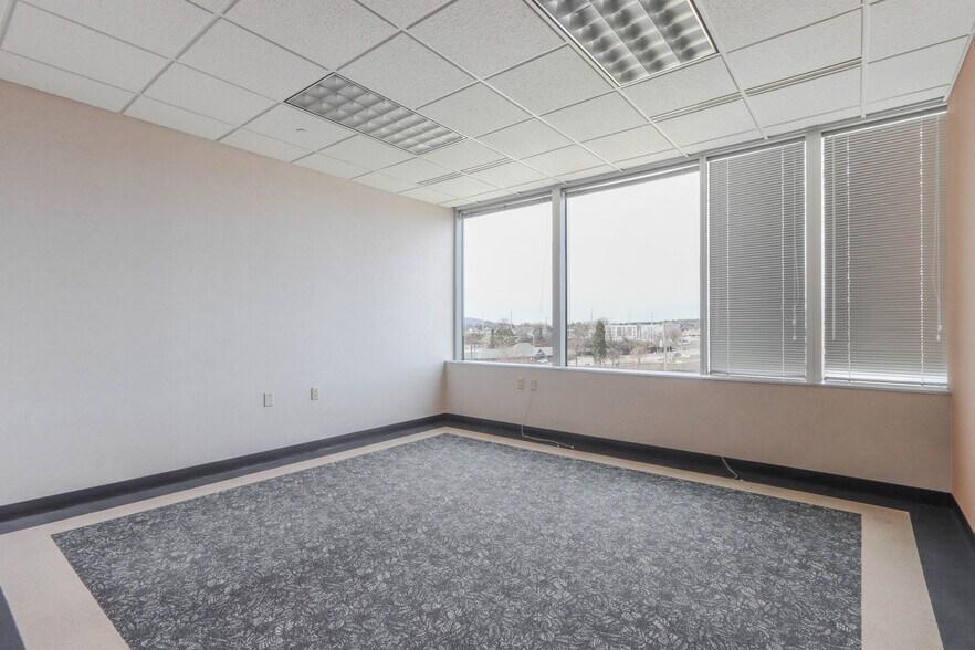 More Photos Of 11 Scott St, Wausau Office For Lease