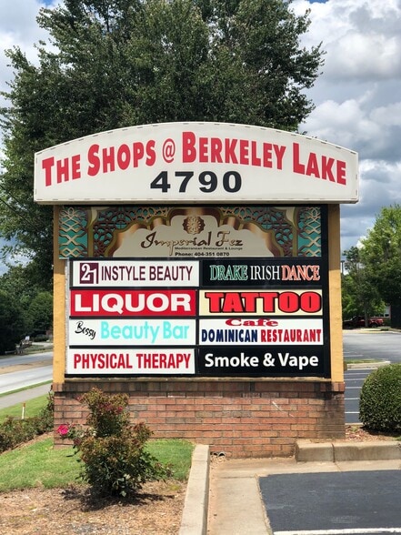 More Photos Of 4790 Peachtree Industrial Blvd, Norcross Freestanding For Lease
