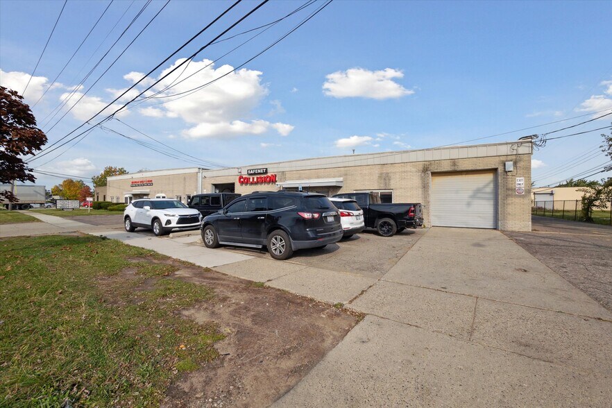 More Photos Of 3461 E Ten Mile Rd, Warren Warehouse For Sale