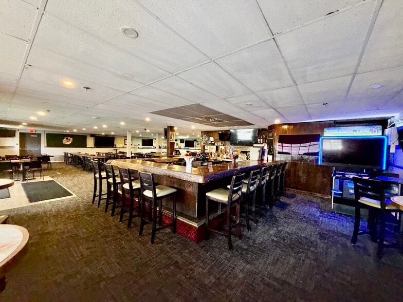 More Photos Of 1186 Worcester Rd, Framingham Hotel For Sale
