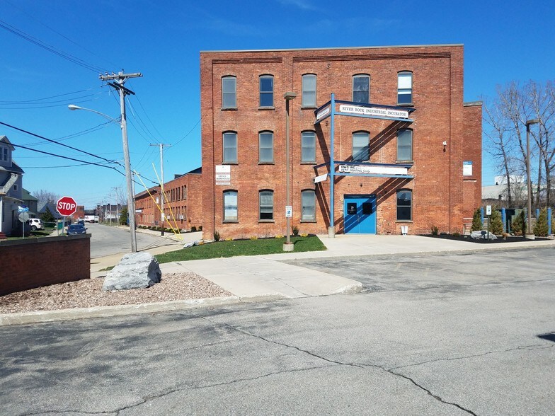 More Photos Of 155-175 Rano St, Buffalo Office For Sale