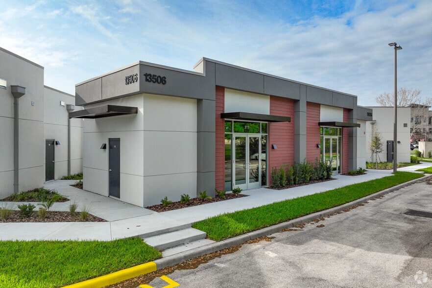 More Photos Of 13504 Village Park Dr, Orlando Medical For Sale