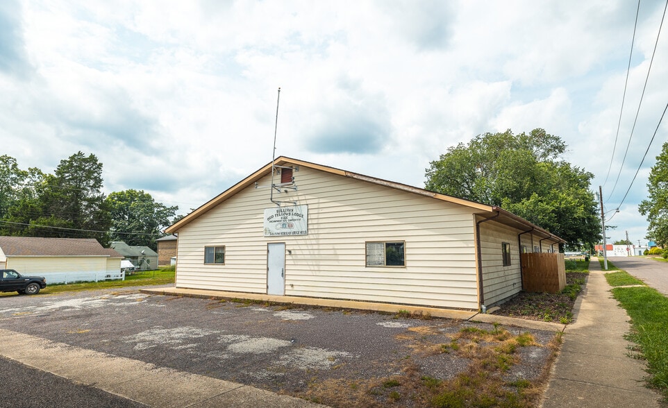 More Photos Of 77 Hughes Ford Rd, Sullivan Specialty For Sale