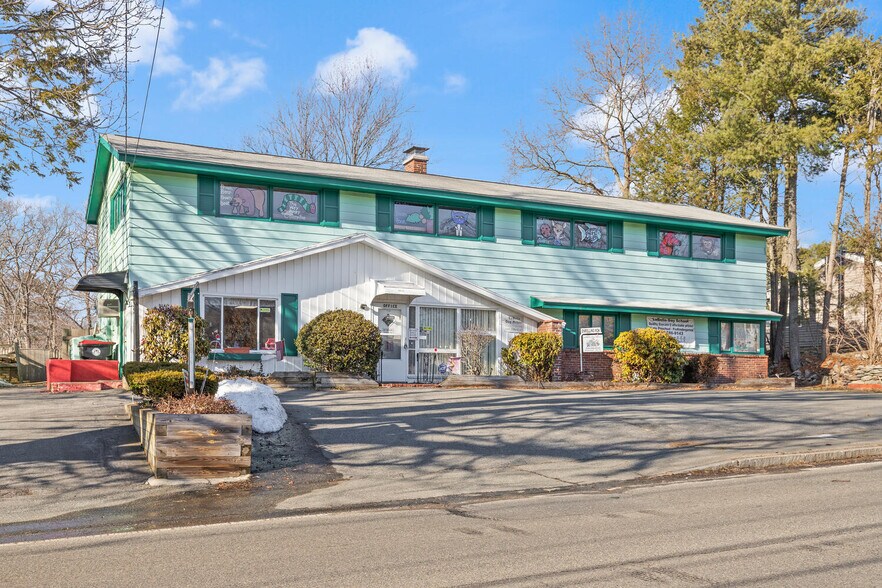 More Photos Of 600 E Ashland St, Brockton Office For Sale