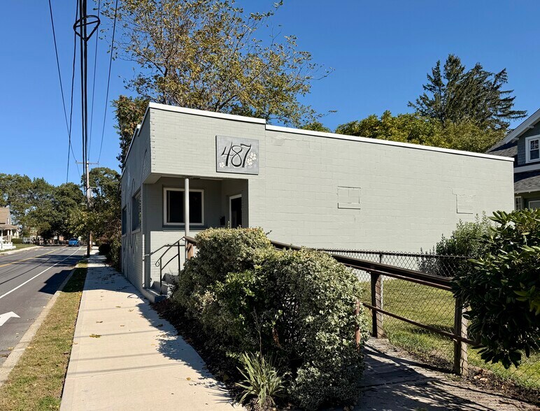 More Photos Of 487 Burncoat St, Worcester General Retail For Lease