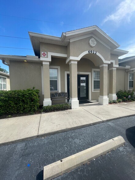 More Photos Of 6922 Linebaugh Ave, Tampa Medical For Lease