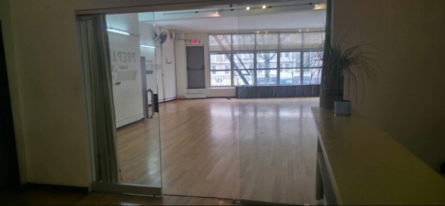 More Photos Of 2726 Broadway, New York Storefront Retail Office For Lease