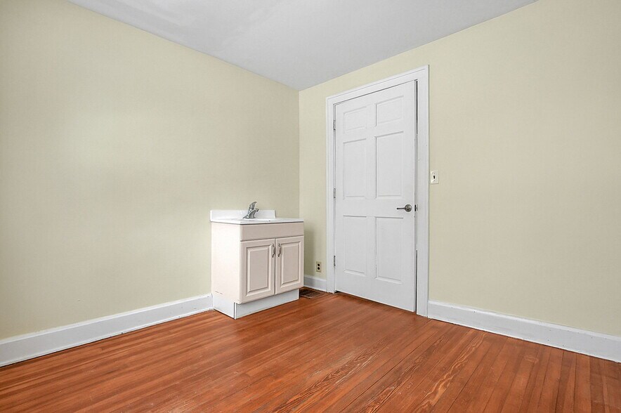 More Photos Of 1805 Columbus Rd, Granville Daycare Center For Sale