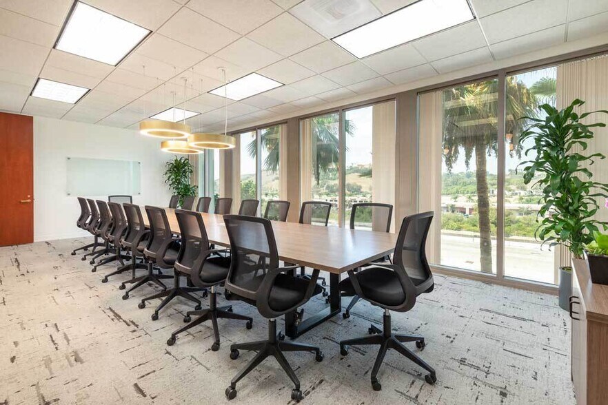 More Photos Of 27201 Puerta Real, Mission Viejo Coworking Space