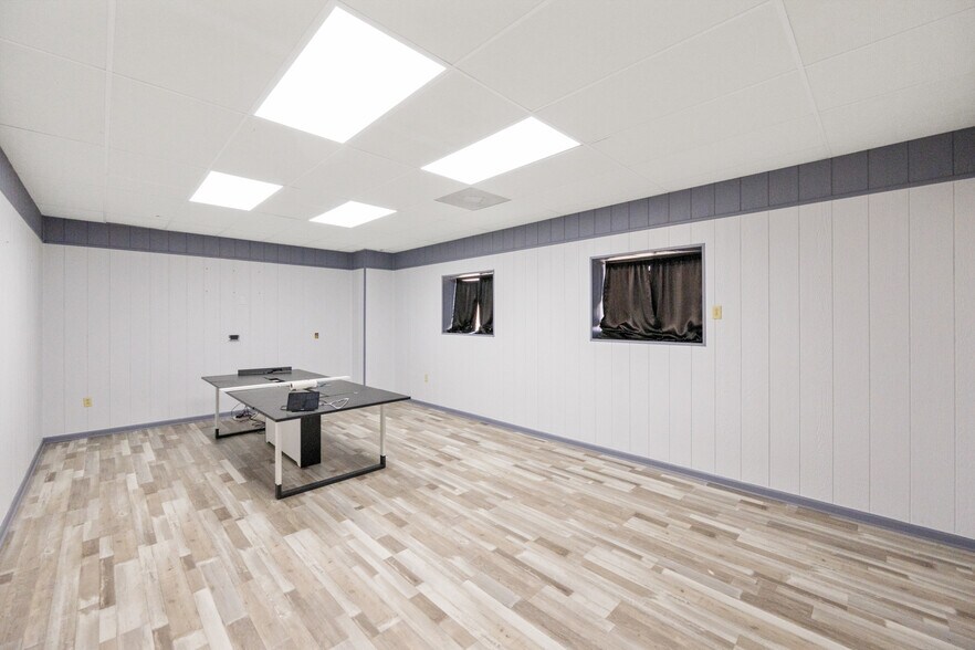 More Photos Of 19225 Main St W, Huntingdon General Retail For Sale