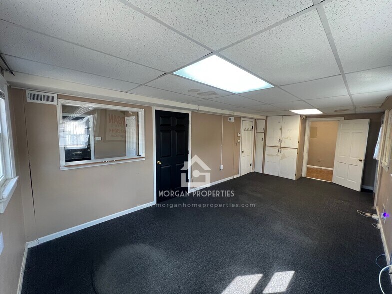 More Photos Of 917 E 8th St, Anderson Office For Lease