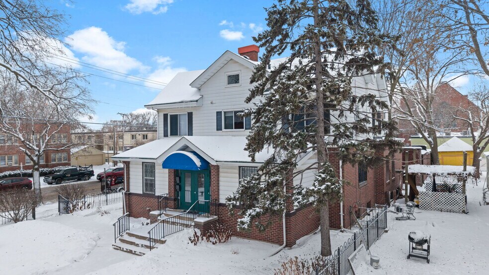 More Photos Of 3040 Lyndale Ave S, Minneapolis Office For Sale