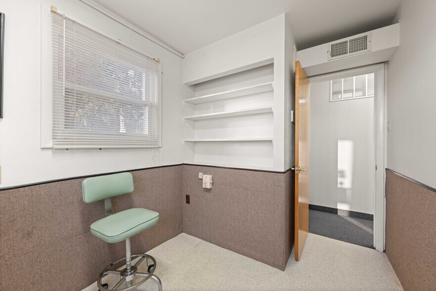 More Photos Of 123 W Main St, Trappe Medical For Sale