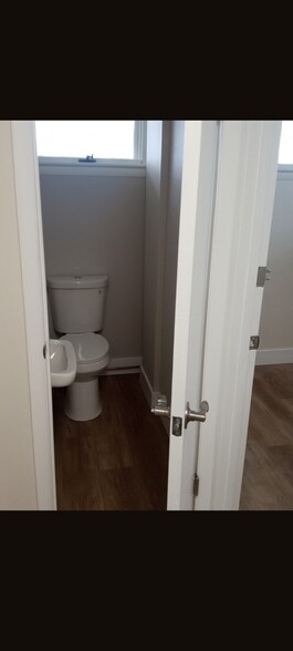 More Photos Of 601 Eastern Ave, Fairmount Heights Office Residential For Sale