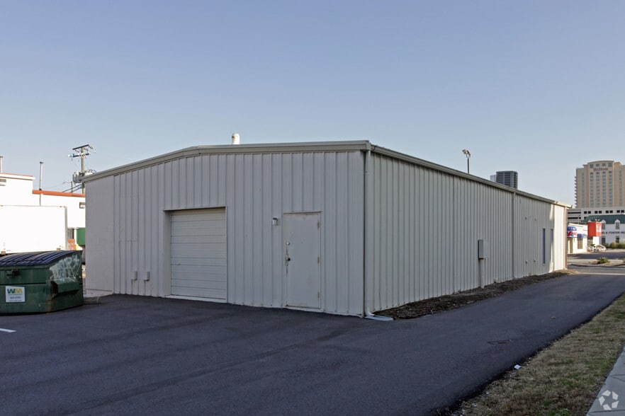 More Photos Of 3000 Baltic Ave, Virginia Beach Light Manufacturing For Sale