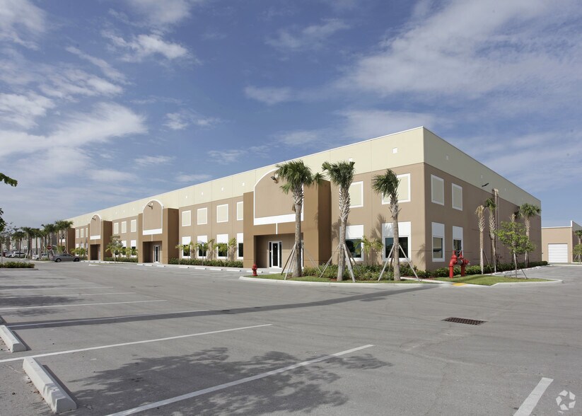 More Photos Of 1850 S Powerline Rd, Deerfield Beach Warehouse For Lease