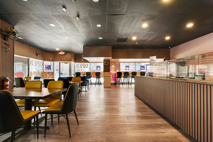 More Photos Of 400-416 Smithfield St, Pittsburgh Parking Garage For Lease