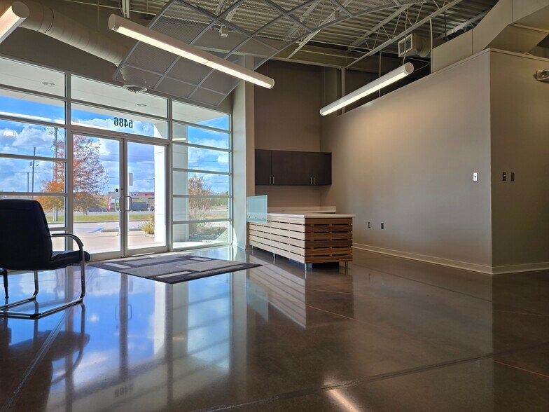 More Photos Of 5486 Airline Dr, Bossier City Office For Sale