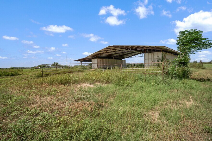 More Photos Of 1551 N Windy Knoll Dr, Devine Land For Sale