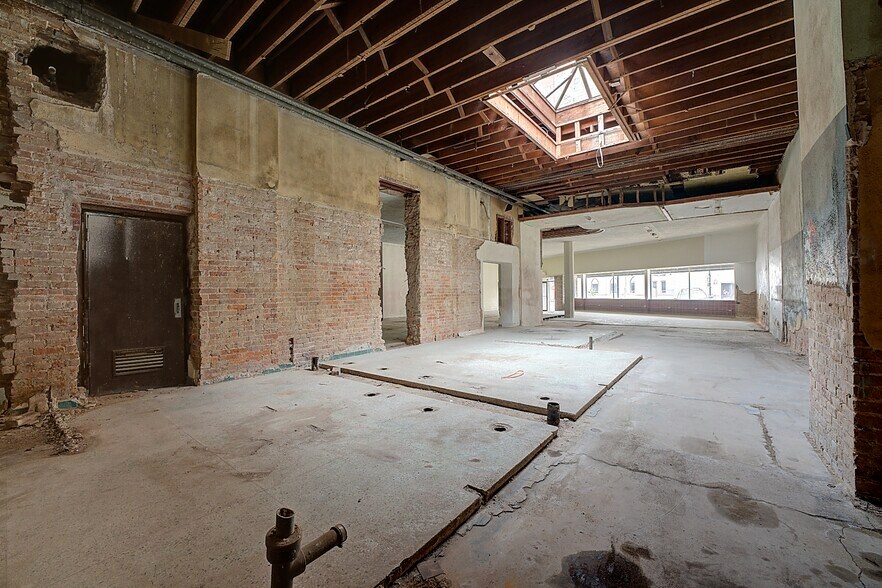 More Photos Of 406 N State Line Ave, Texarkana Storefront Retail Residential For Lease