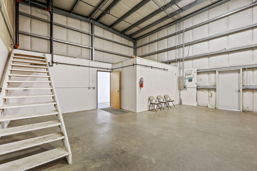 More Photos Of 1718 SE 8th Ave, Camas Warehouse For Sale