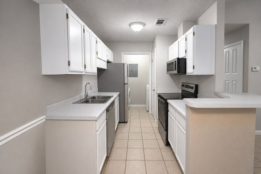 More Photos Of 2303 W Michigan Ave, Pensacola Apartments For Sale