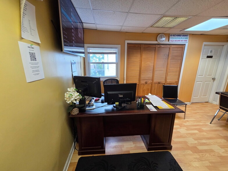 More Photos Of 257 Ferry St, Newark General Retail For Sale