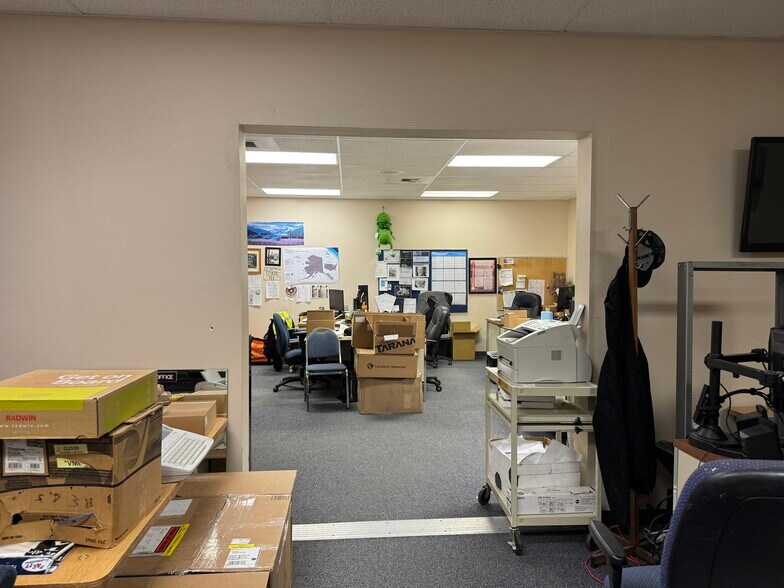 More Photos Of 151 Warehouse Dr, Soldotna Flex For Lease