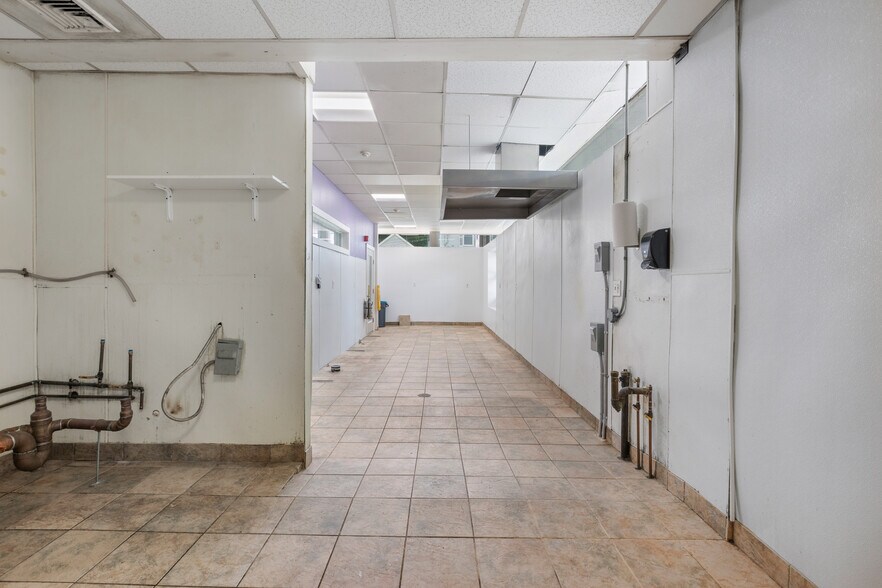 More Photos Of 12 School St, Merrimac Bank For Lease