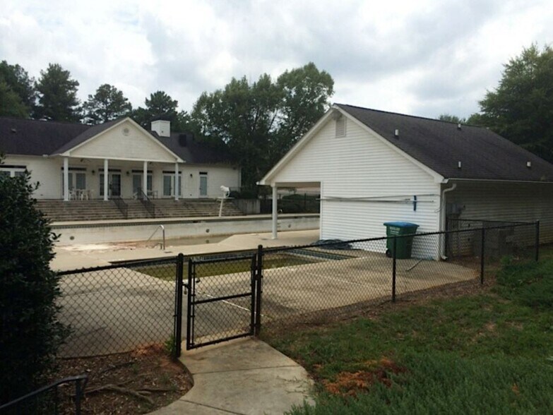 More Photos Of 2084 McGee Rd, Snellville Swimming Pool For Sale