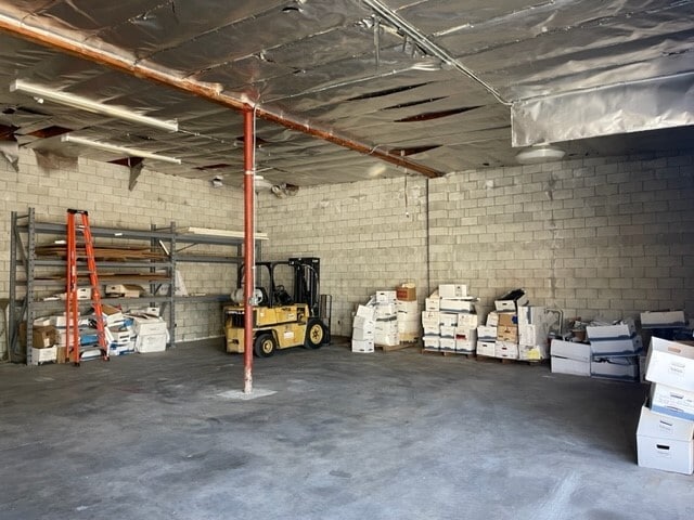 More Photos Of 14128 Paramount Blvd, Paramount Warehouse For Sale