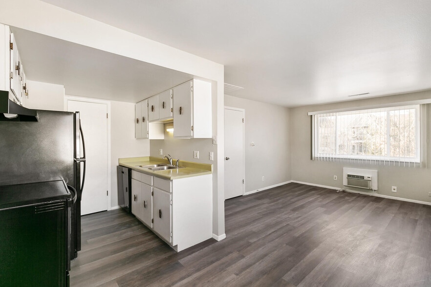 More Photos Of 180 S 20th Ave, Brighton Apartments For Sale