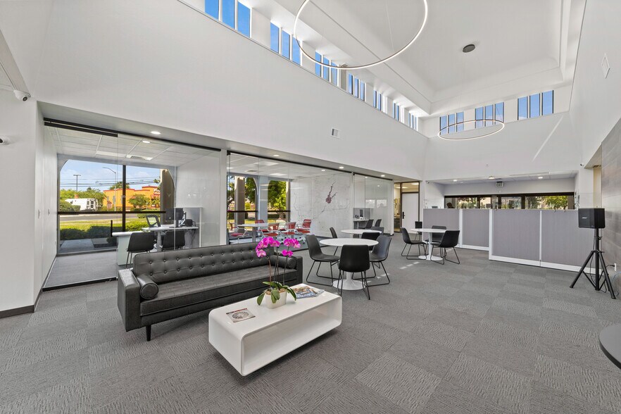 More Photos Of 5299 Auburn Blvd, Sacramento Office For Lease