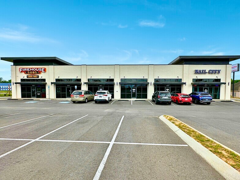 Primary Photo Of 2681 Ft Campbell Blvd, Clarksville Auto Dealership For Lease