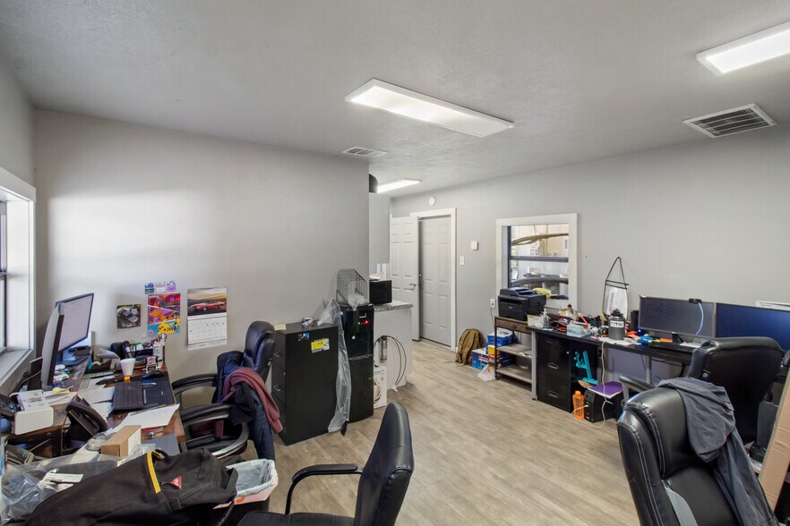 More Photos Of 2220 N Earl Rudder Fwy, Bryan Warehouse For Sale