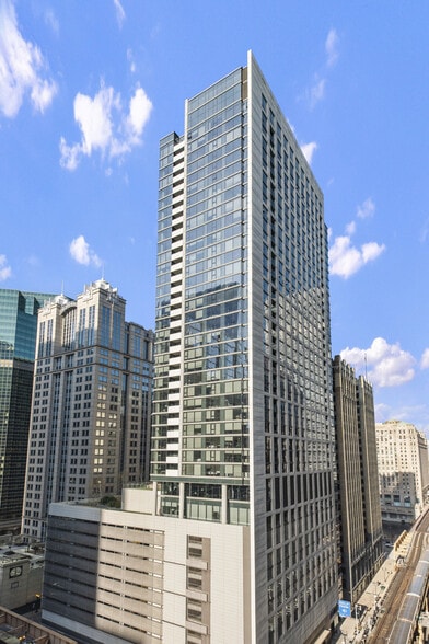 More Photos Of 210 N Wells St, Chicago Apartments For Lease