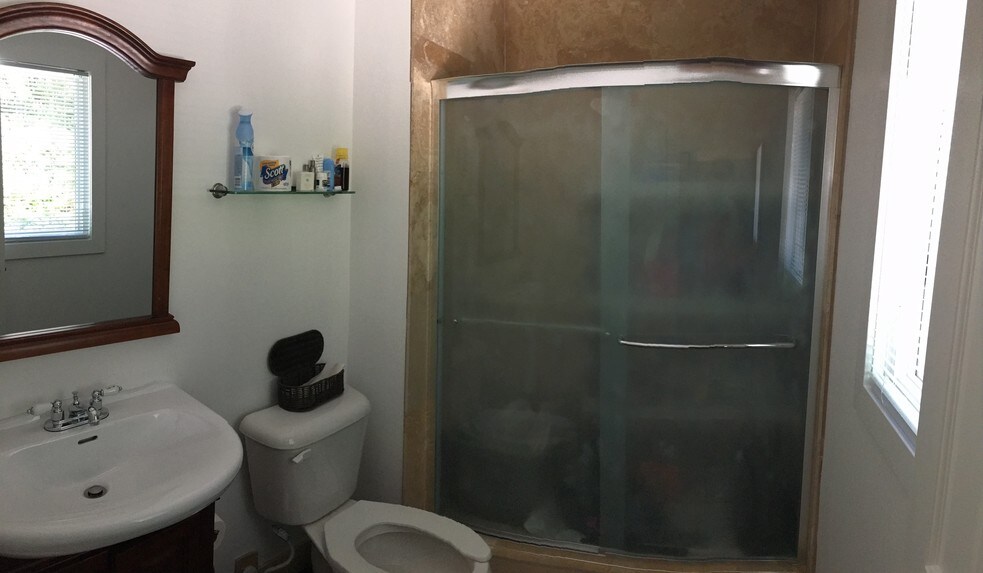 More Photos Of 1223 Walnut St, Cary Office For Lease