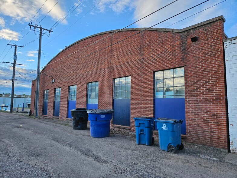 More Photos Of 815 N 1st Ave, Great Falls Auto Dealership For Lease