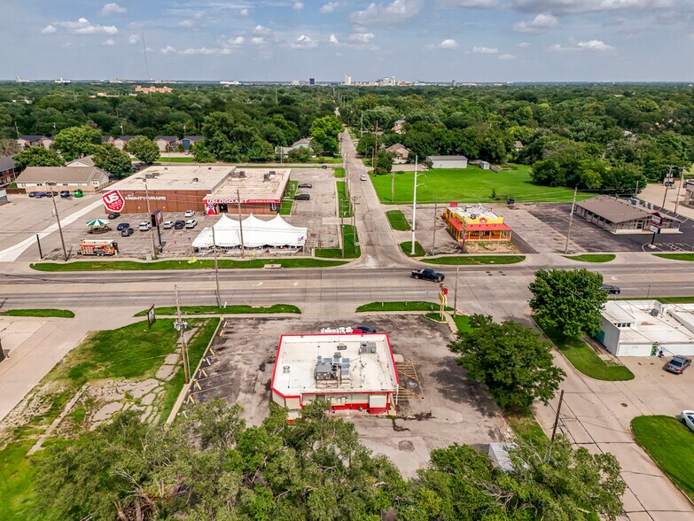 More Photos Of 503 N West St, Wichita Fast Food For Sale