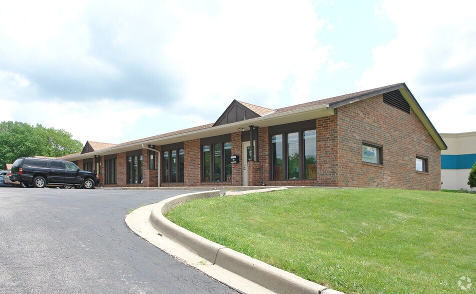 More Photos Of 6505 N Prospect Ave, Gladstone Office For Sale