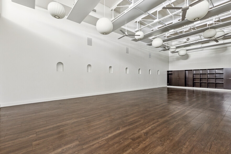 More Photos Of 3409-3437 W 7th St, Fort Worth Unknown For Lease