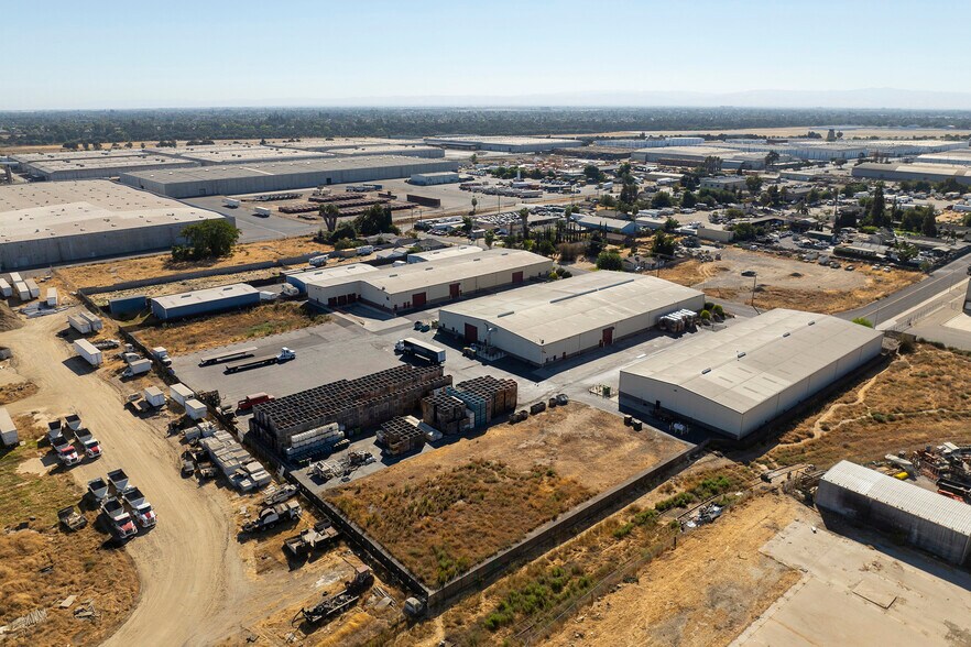 More Photos Of 506-530 El Roya Ave, Modesto Warehouse For Lease