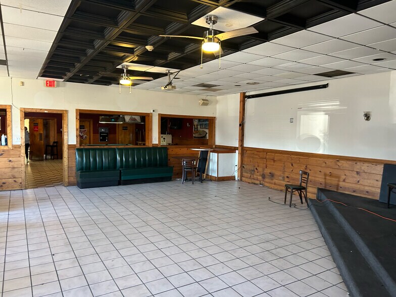 More Photos Of 2709 Williamsburg Rd, Richmond Restaurant For Lease