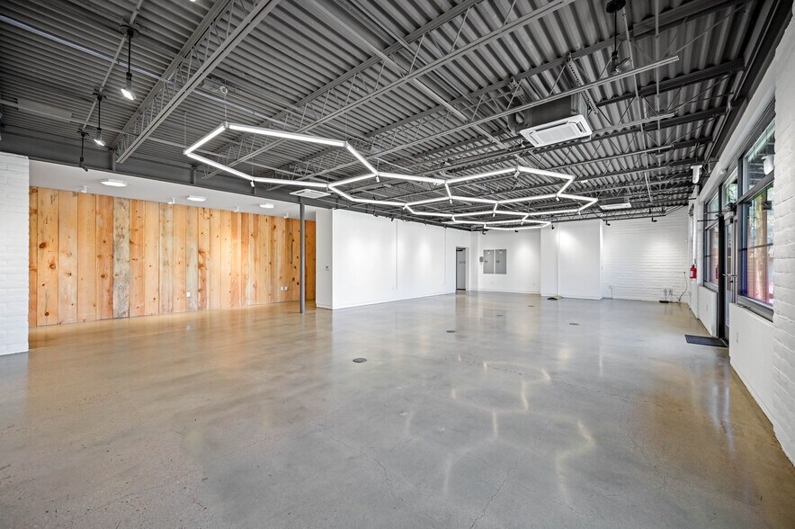 More Photos Of 504 Jose St, Santa Fe General Retail For Lease